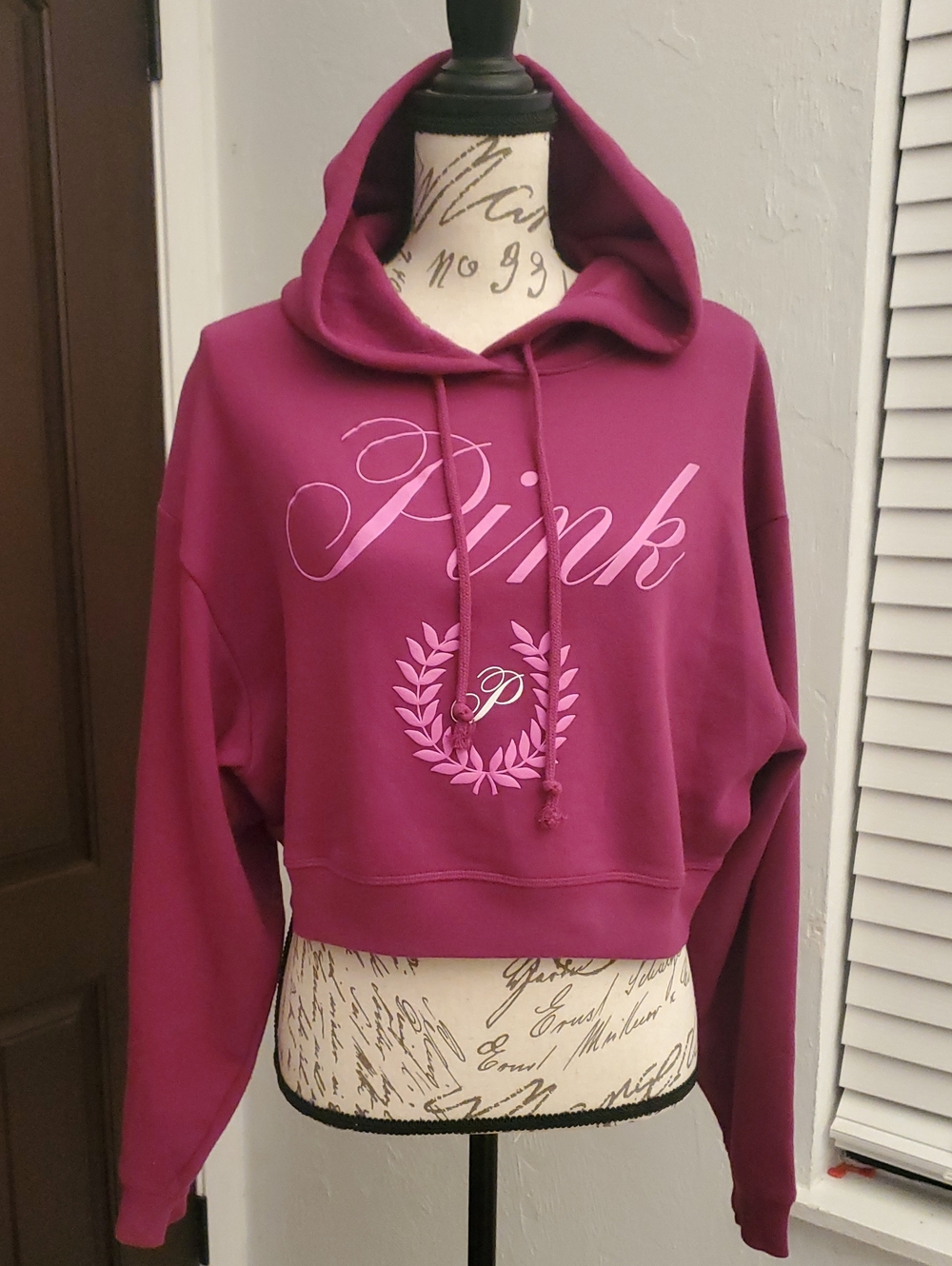 PINK Victoria's Secret Cropped Hoodie in Magenta with Pink Script 60% Cotton